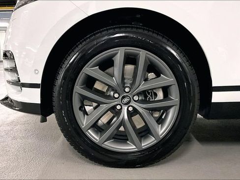Certified 2026 Land Rover Range Rover Velar Dynamic SE AWD/4WD image 8