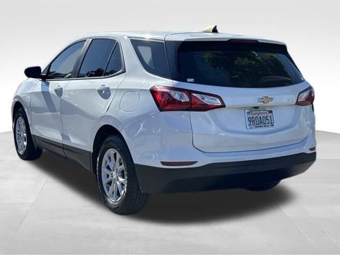 Used 2020 Chevrolet Equinox LS image 3