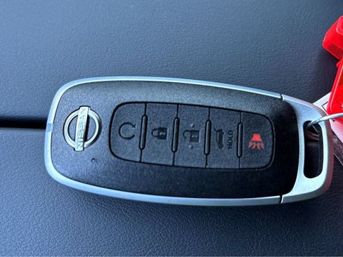 Used 2026 Nissan Rogue SV w/ SV Premium Package FWD image 35