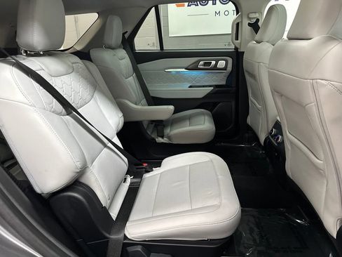 Used 2025 Ford Explorer Platinum w/ Ultimate Package AWD/4WD image 21