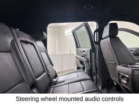 Used 2025 Chevrolet Suburban Z71 AWD/4WD image 28