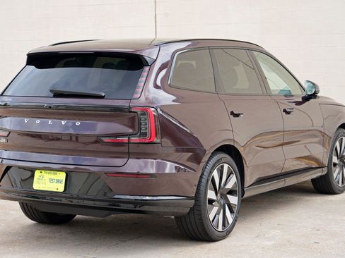 Used 2025 Volvo EX90 Ultra AWD/4WD image 49