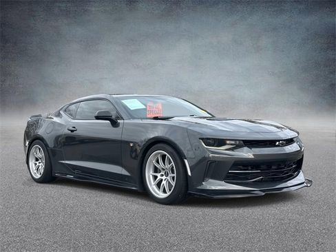 Used 2018 Chevrolet Camaro LT image 1