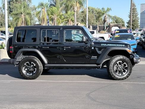 Used 2025 Jeep Wrangler Unlimited Rubicon 4xe w/ Convenience Group AWD/4WD image 4