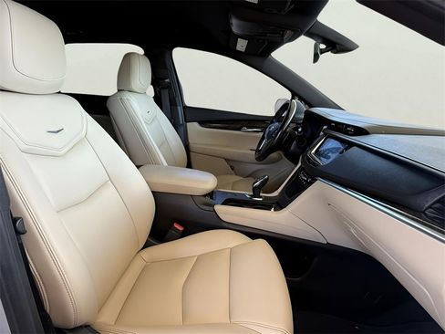 Used 2019 Cadillac XT5 image 23