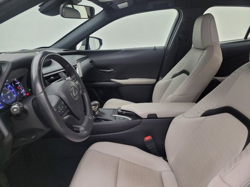 Used 2022 Lexus UX 200 w/ Accessory Package (Z2) FWD image 17