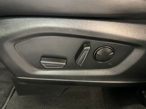 Used 2023 Ford Explorer XLT w/ Equipment Group 202A AWD/4WD image 24
