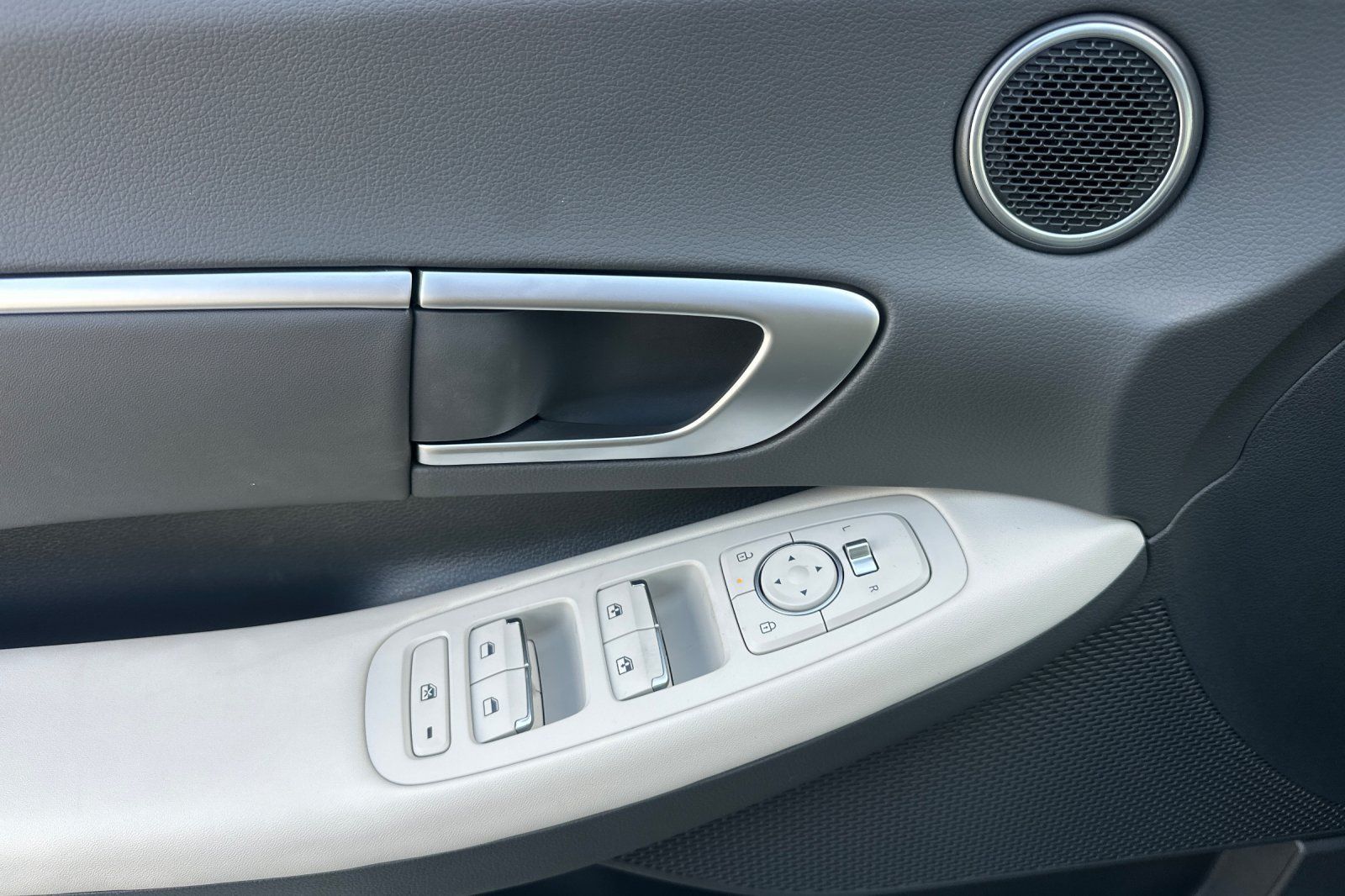 Certified 2025 Hyundai Sonata SEL FWD image 11