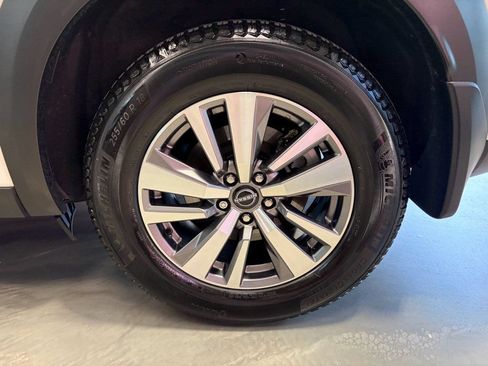 Used 2023 Nissan Pathfinder SL AWD/4WD image 27