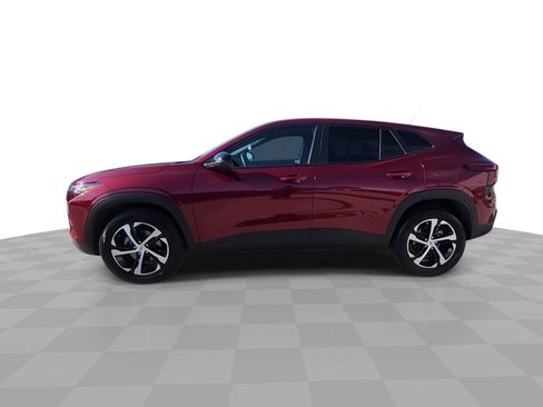 Used 2025 Chevrolet Trax RS w/ Sunroof Package FWD image 5