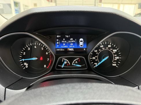 Used 2017 Ford Focus SE FWD image 25