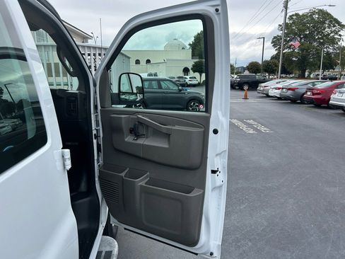 Used 2023 Chevrolet Express 2500 w/ Driver Convenience Package image 21