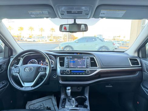 Used 2015 Toyota Highlander Limited image 20