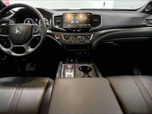 Used 2025 Honda Ridgeline TrailSport image 8