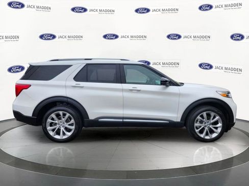 Certified 2023 Ford Explorer Platinum w/ Technology Package AWD/4WD image 6
