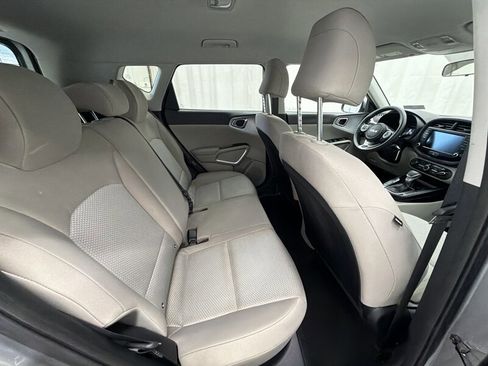 Used 2022 Kia Soul LX w/ Technology Package FWD image 14