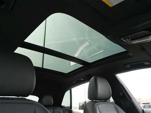 Used 2019 Audi Q8 Premium image 23