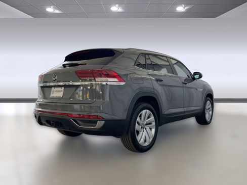 Certified 2022 Volkswagen Atlas Cross Sport SE image 9