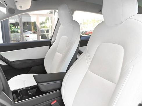 Used 2021 Tesla Model Y 2WD image 13