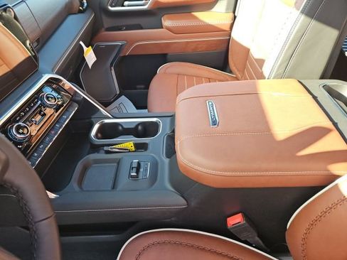 New 2026 GMC Sierra 3500 Denali Ultimate AWD/4WD image 32