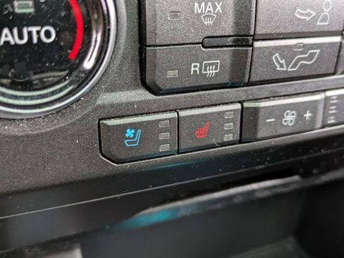 Used 2018 Ford F150 Platinum w/ Equipment Group 701A Luxury AWD/4WD image 24