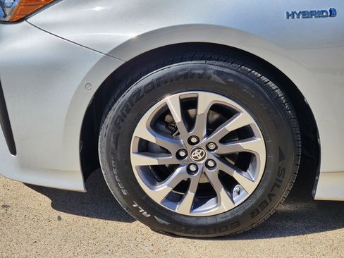 Used 2019 Toyota Prius XLE w/ Advanced Technology Package image 10