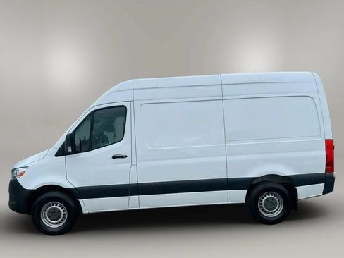 Used 2019 Mercedes-Benz Sprinter 2500 image 6