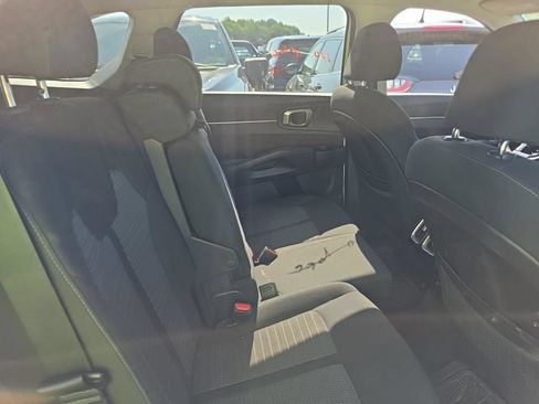 Used 2021 Kia Sorento LX AWD/4WD image 15