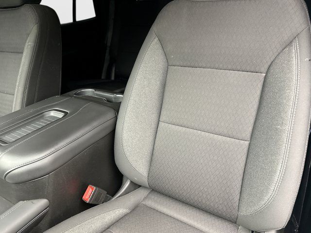 Used 2023 GMC Yukon SLE AWD/4WD image 9
