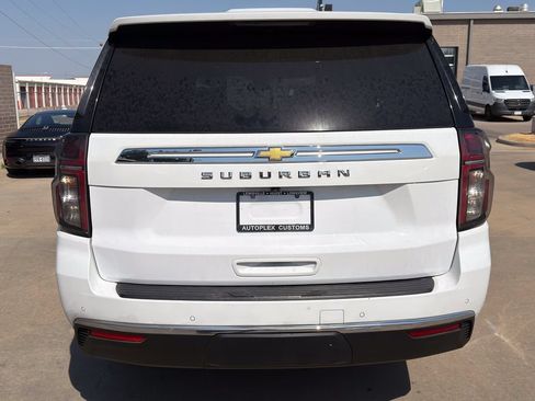 Used 2024 Chevrolet Suburban LS RWD image 6