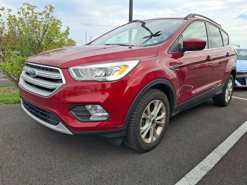 Used 2018 Ford Escape SEL AWD/4WD image 3