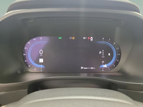 Used 2023 Volvo XC40 B4 Plus w/ Driver Assist Package FWD image 30