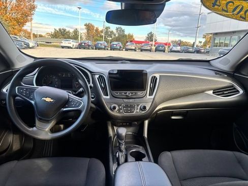 Used 2024 Chevrolet Malibu LT FWD image 9