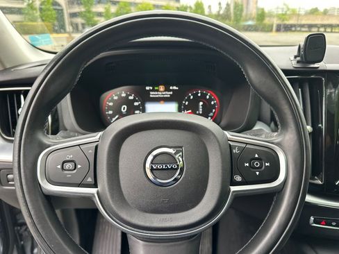 Used 2018 Volvo XC60 T6 Momentum AWD/4WD image 26