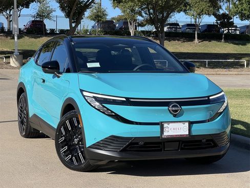 New 2026 Nissan Leaf Platinum+ w/ Cargo Package (Platinum+) image 2