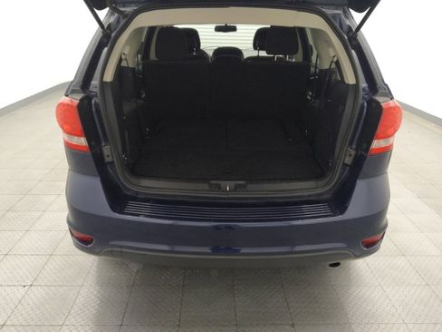 Used 2017 Dodge Journey SXT w/ Chrome Appearance Group image 29