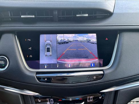 Used 2022 Cadillac XT5 Premium Luxury w/ Technology Package FWD image 21