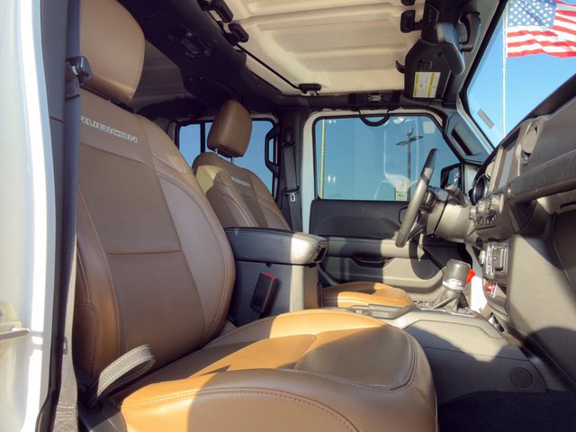 Used 2023 Jeep Gladiator Rubicon w/ LED Lighting Group AWD/4WD image 16