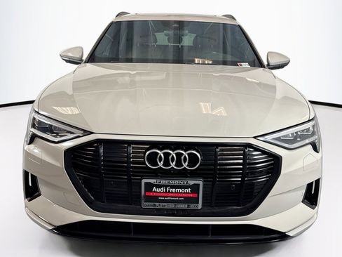 Used 2021 Audi e-tron Premium w/ Convenience Plus Package image 2