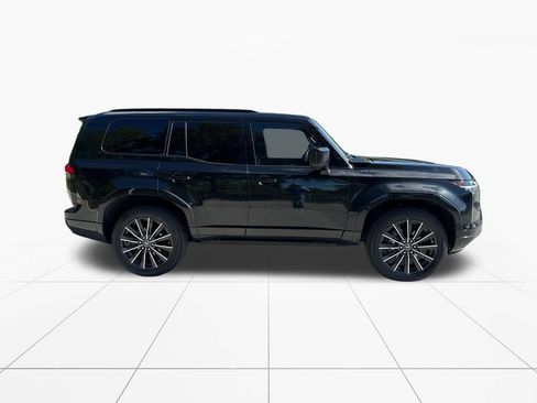 Used 2025 Lexus GX 550 w/ Accessory Package (Z1) AWD/4WD image 9