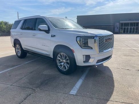 Certified 2022 GMC Yukon Denali w/ Advanced Technology Package RWD image 3