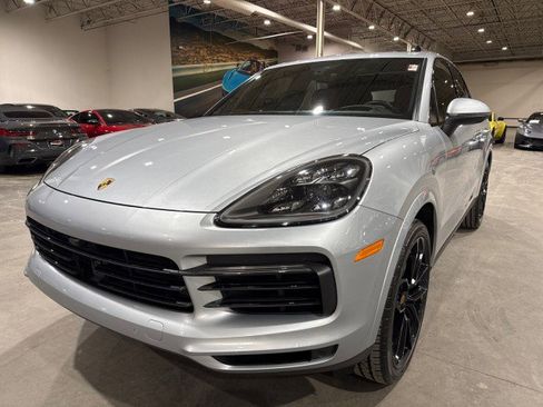Used 2020 Porsche Cayenne image 1