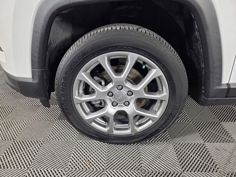 Certified 2022 Jeep Compass Latitude image 11