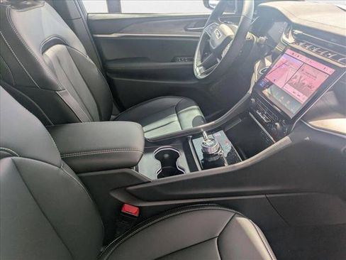 New 2025 Jeep Grand Cherokee Limited image 15