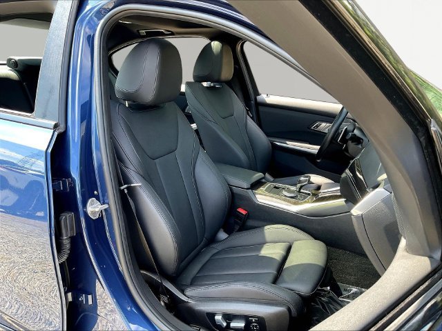 Used 2021 BMW 330i Sedan w/ Premium Package RWD image 30