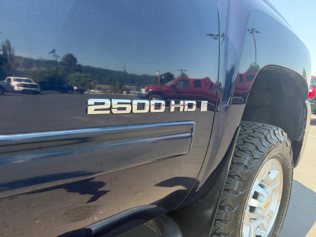 Used 2009 Chevrolet Silverado 2500 LTZ w/ Safety Package AWD/4WD image 35