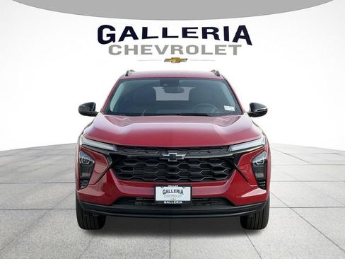 New 2026 Chevrolet Trax LT w/ Driver Confidence Package FWD image 3