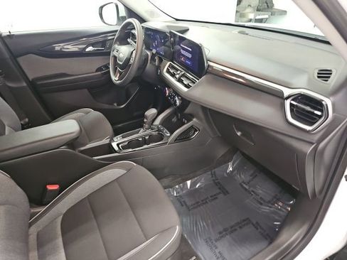 Used 2024 Chevrolet TrailBlazer LT w/ Driver Confidence Package FWD image 35