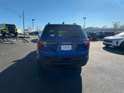 Used 2023 GMC Acadia SLE w/ Driver Convenience Package image 8