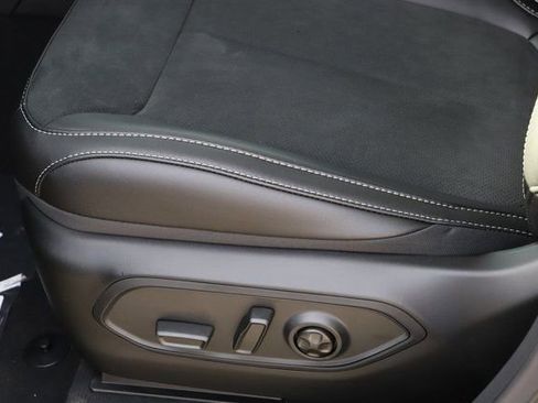 New 2025 Jeep Grand Cherokee Altitude AWD/4WD image 13